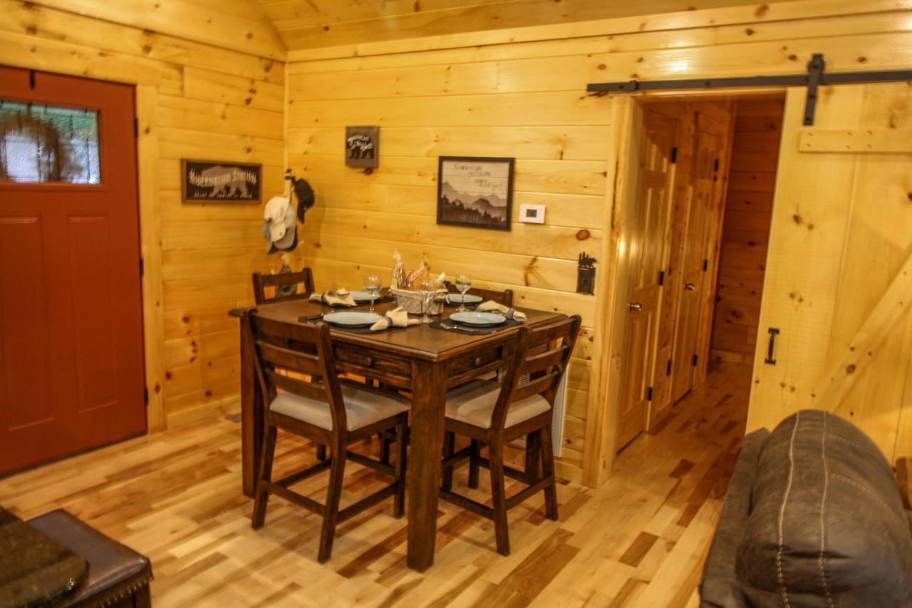 210 Cubs In The Treetops - Luxurious Cabin In Гатлінбург Екстер'єр фото